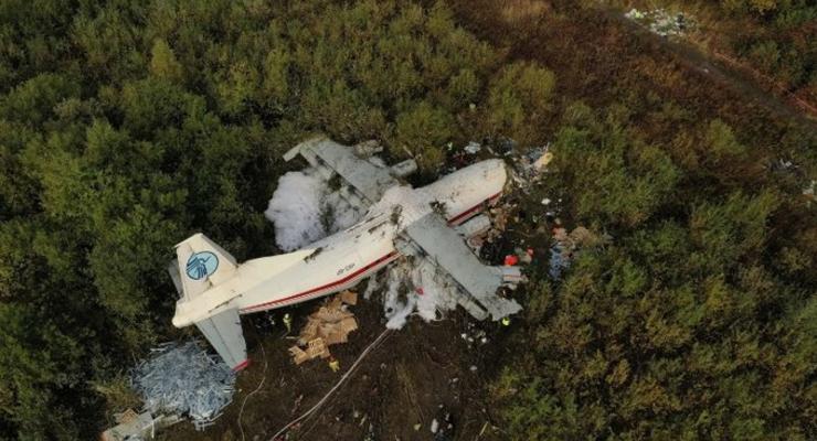 Мэр Львова об аварии Ан-12: Кабина пилота срезана, фрагменты тел разбросаны