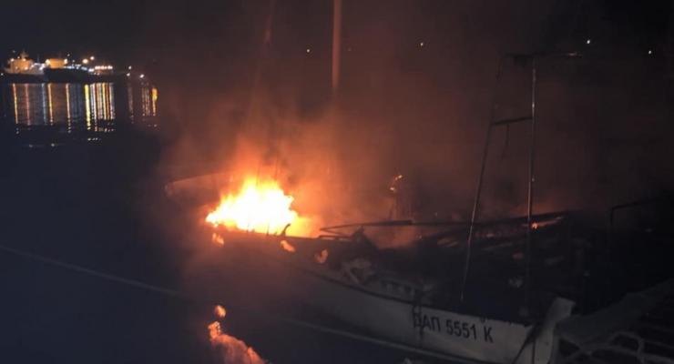 Под Одессой сгорела яхта нардепа