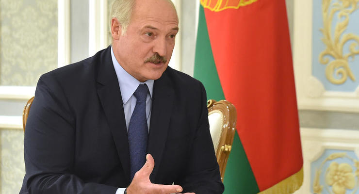 "Хотят свергнуть": Лукашенко на саммите СНГ призвал поддержать власть Зеленского