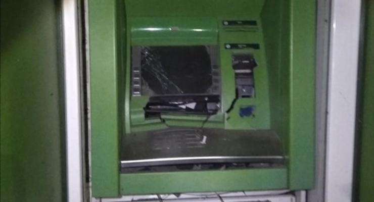 Под Днепром взорвали банкомат на фасаде поселкового совета