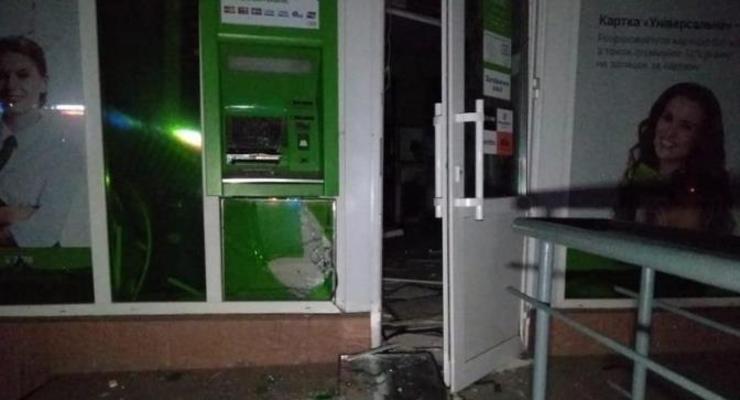 В Киеве взорвали банкомат Приватбанка