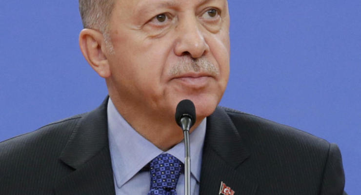 Эрдоган "случайно" пожал руки "депутатам" из Крыма: Соцсети комментируют странные оправдания МИД Турции