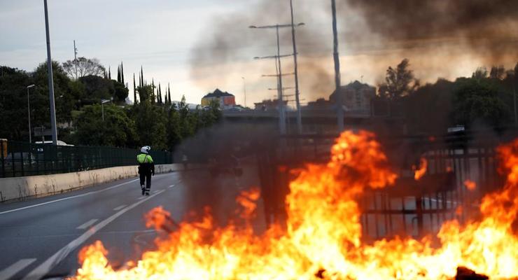 В Барселоне продолжаются массовые беспорядки