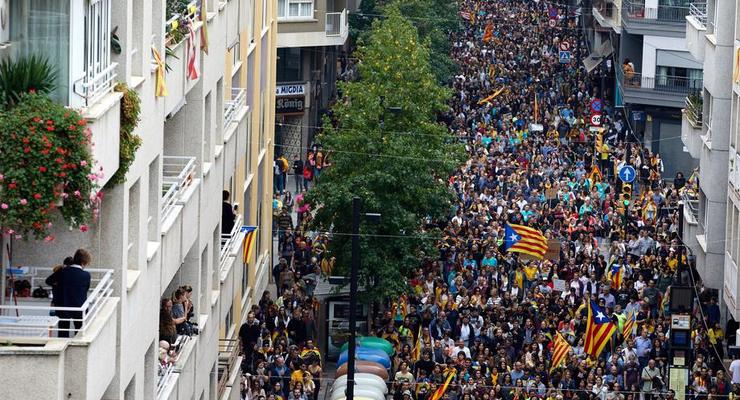 Столкновения и забастовки парализовали Барселону