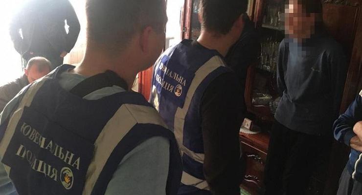 В Киеве задержали мужчину за развращение детей в школьных туалетах