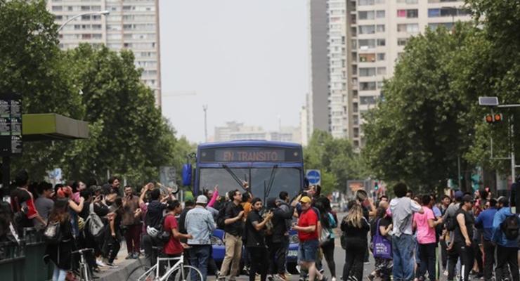 Победа протестов: президент Чили объявил о социальных реформах