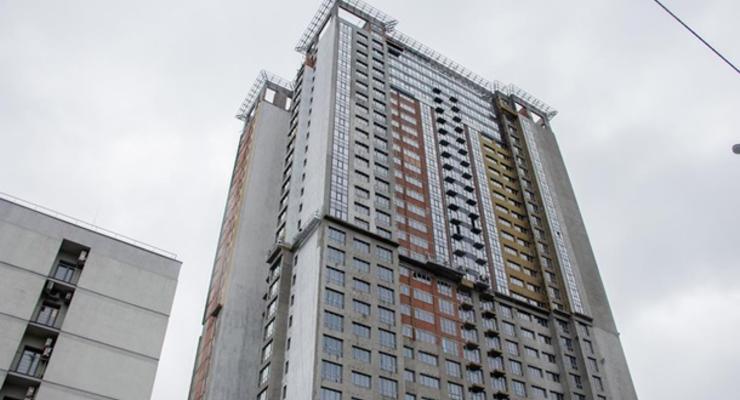 Лифт раздавил ремонтника на стройке в Киеве - соцсети