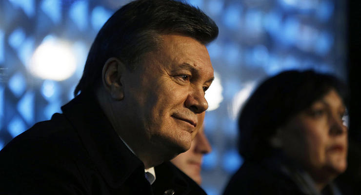 Завтра КСУ может лишить Януковича звания президента