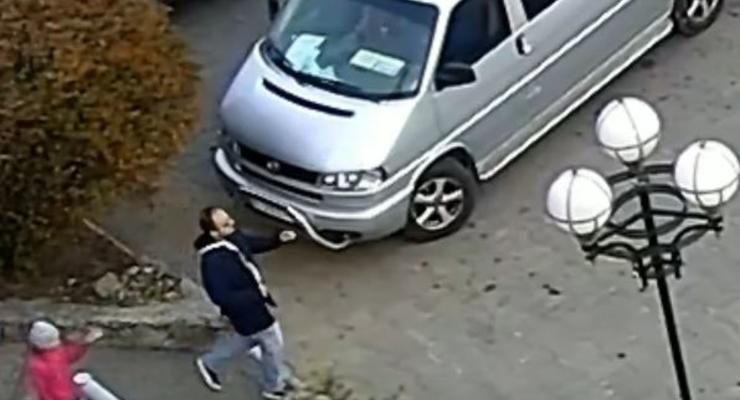 Под Киевом педофил напал на девочку: Известны приметы преступника