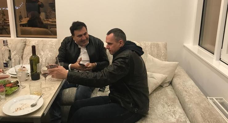 Саакашвили отпраздновал новоселье с Сенцовым