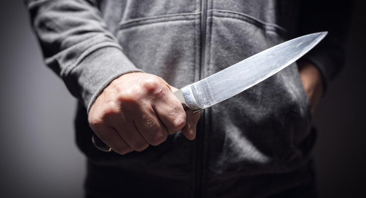 Под Днепром мужчина с ножом пытался похитить ребенка у экс-жены