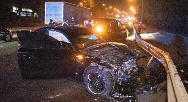 В Киеве cтолкнулись шесть авто, два водителя сбежали