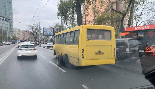 В столице на ходу развалилась маршрутка