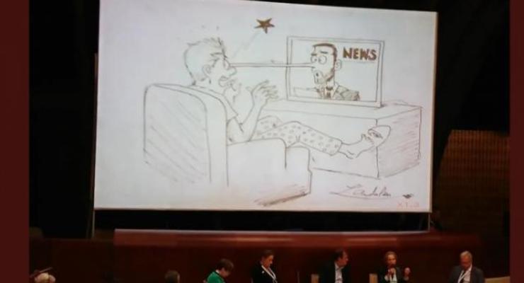 Пропагандиста РФ высмеяли на форуме за демократию в Страсбурге