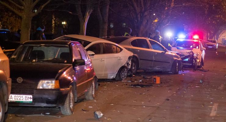 В Киеве пьяный водитель разгромил девять авто и пытался сбежать
