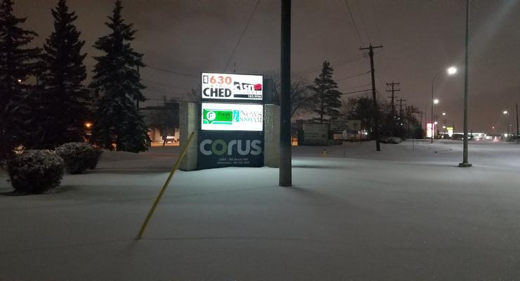Почти 180 ДТП произошло в канадском городе из-за снегопада