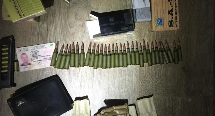 Под Днепром полицейский торговал боеприпасами через интернет
