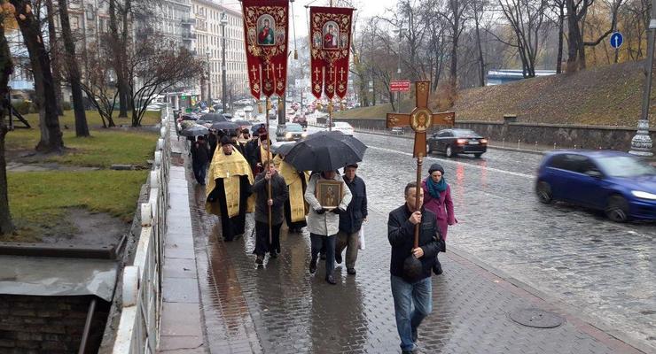 Сторонники УПЦ КП устроили акцию протеста в Киеве