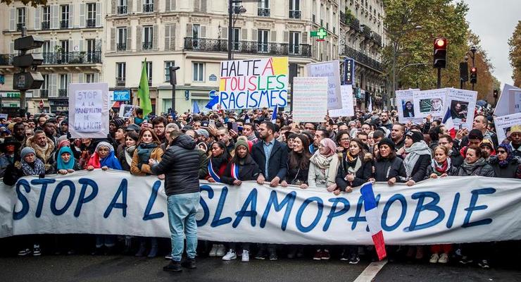 В Париже состоялся марш против исламофобии