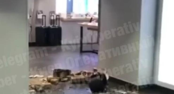 В киевском ТРЦ "Глобус" на Майдане обвалился потолок