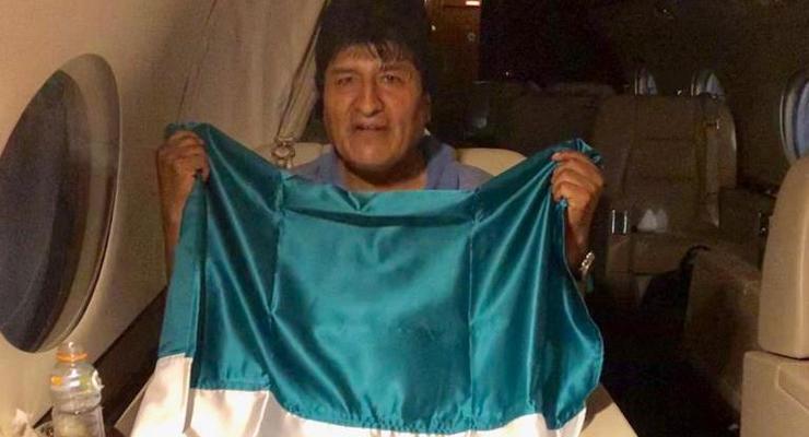 Экс-президент Боливии Моралес улетел в Мексику