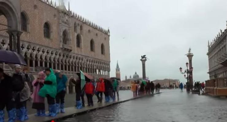 Центр Венеции ушел под воду из-за дождей