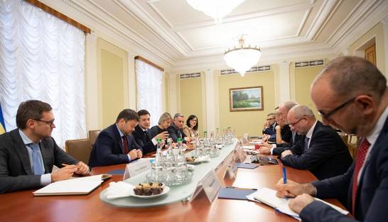 Зеленский обсудил с послами G7 реформы в Украине