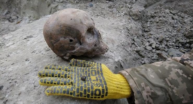 Возле Ровно под асфальтом нашли могилу воинов УПА