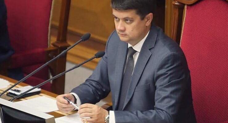 Закон о статусе Донбасса нужно принять до конца года – Разумков