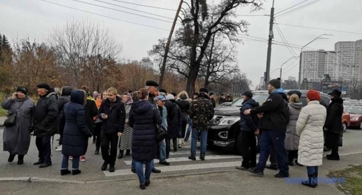 В Киеве перекрыли проспект из-за отсутствия отопления