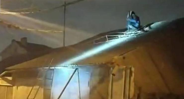 В Одессе коп упал с крыши, пытаясь задержать психически больного