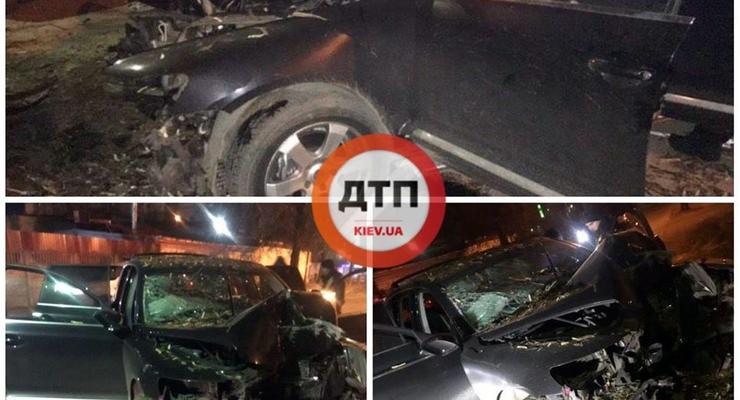 Пьяный водитель Volkswagen Tiguan влетел в дерево под Киевом - девушка в коме