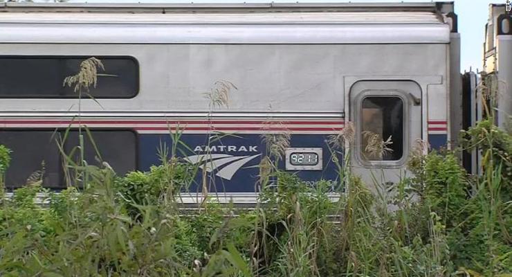 В США пассажирский поезд снес авто - есть погибшие