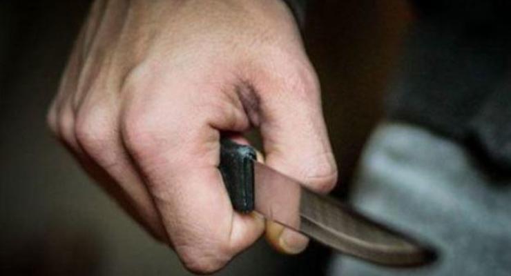 В Ужгороде полицейского ранили ножом при задержании