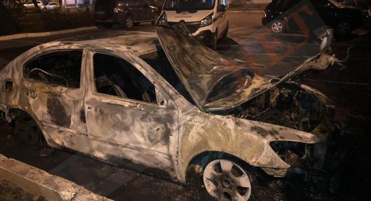 Ночью сожгли машину семьи и. о. главы Одесской таможни