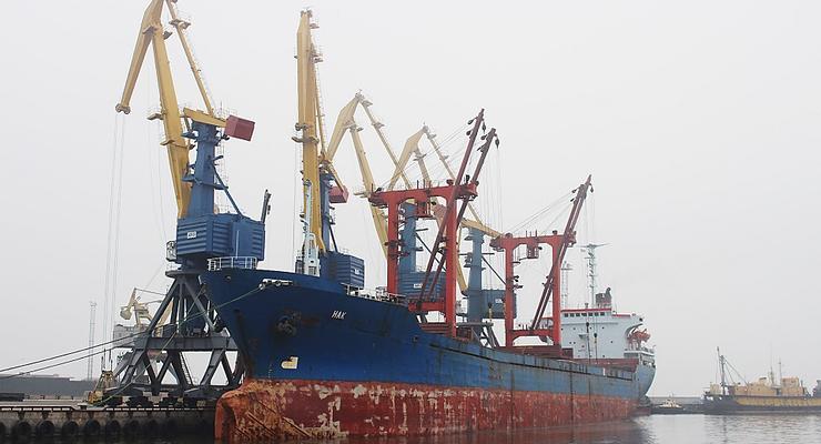 Четыре страны призвали РФ разблокировать украинские порты на Азове