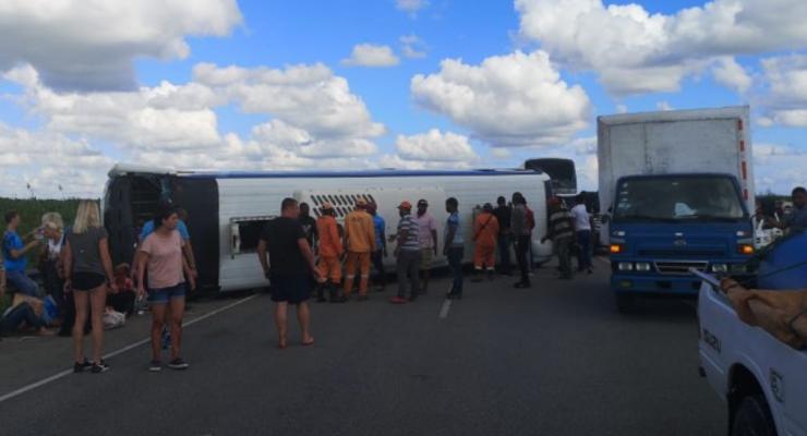 В Доминикане автобус с российскими туристами попал в ДТП