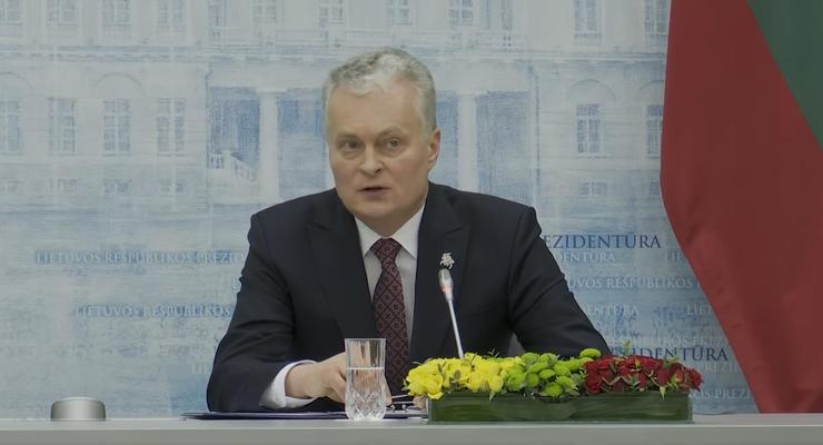 Президент Литвы призвал Зеленского не делать уступок Путину