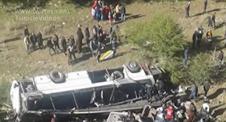 В Тунисе попал в ДТП туристический автобус: 22 жертвы