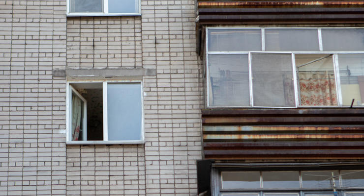 В Днепре женщина выпрыгнула из окна 6 этажа