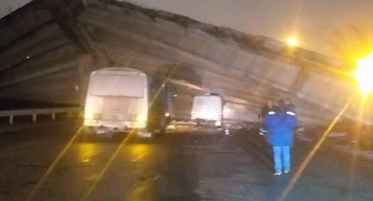В Оренбурге рухнул мост с 4 авто, есть пострадавшие