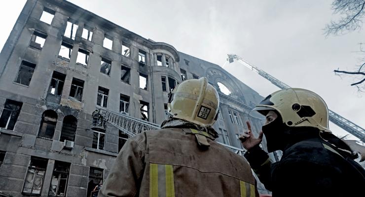 Пожар в Одессе: Найти живых под завалами не надеются