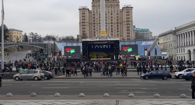 Перед встречей Зеленского с Путиным на Майдане собрали вече