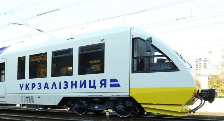 Руководить Укрзализницей может и не железнодорожник - министр