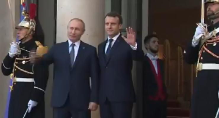 Путин прибыл в Елисейский дворец