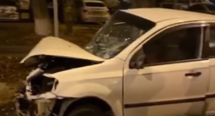 Под Киевом пьяный выехал на "встречку" и чуть не снес авто полицейских
