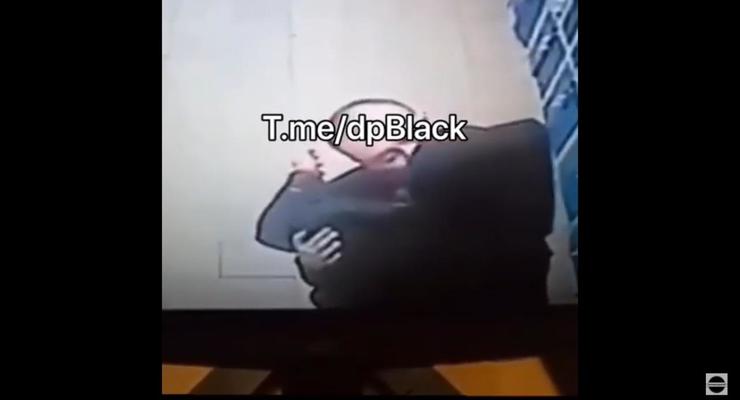 Под Днепром в магазине избили двух целующихся мужчин