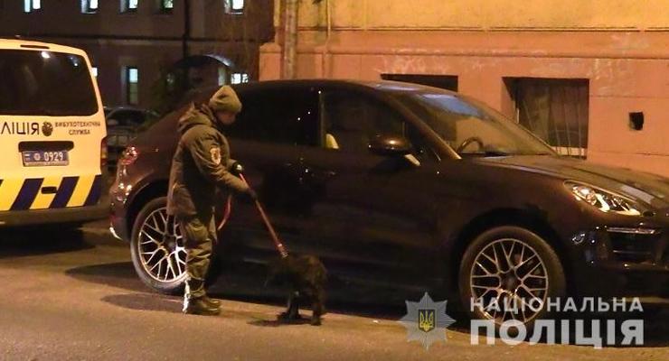 В Киеве прохожий задержал мужчину, который пытался установить GPS-трекер
