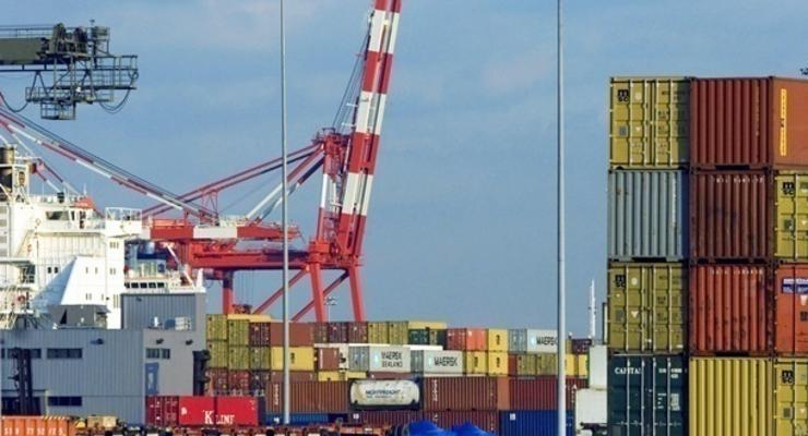 Украина наращивает экспорт товаров быстрее импорта