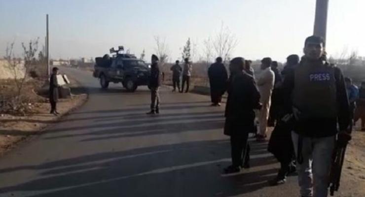 В Афганистане при взрыве мины погибли 10 человек